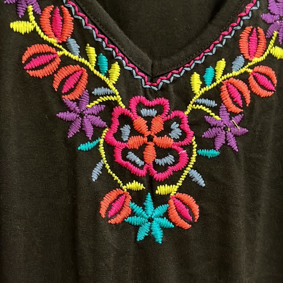 Embroidered Tunic Top - Picture 2 of 3